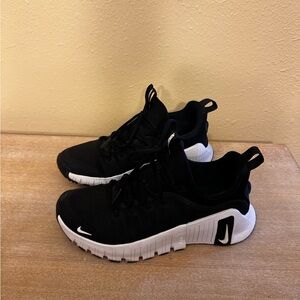 Nike Women Black and White Sneakers